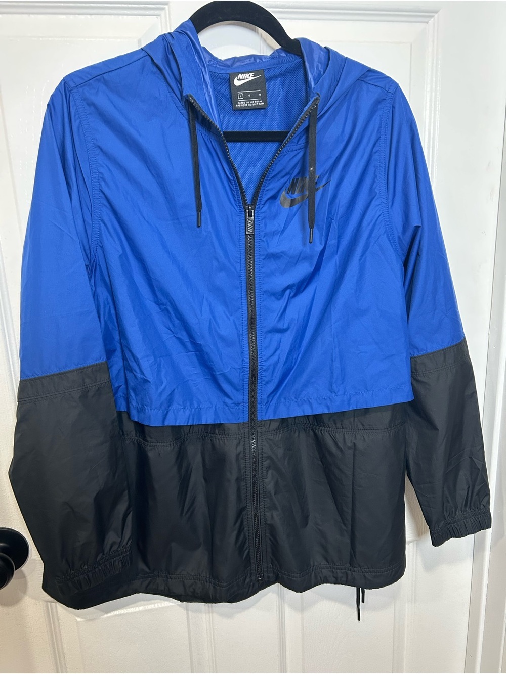 Nike Two-Tone Blue and Black Hooded Windbreaker